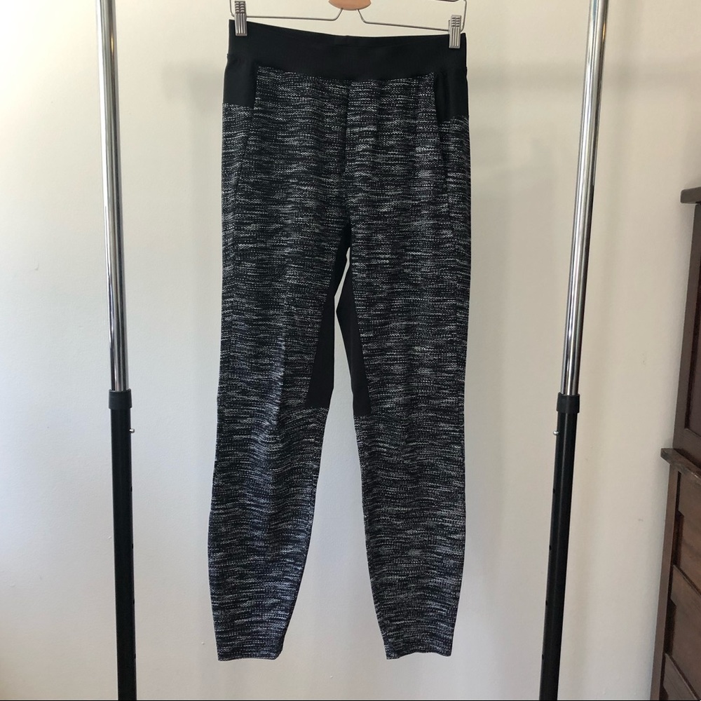 In mind pant. Small. Black/white.